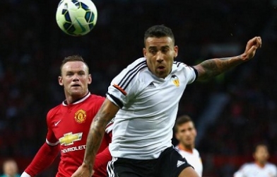 Từ chối dự Play-off Cup C1 cùng Valencia, Otamendi muốn giữ sức để đá Premier League